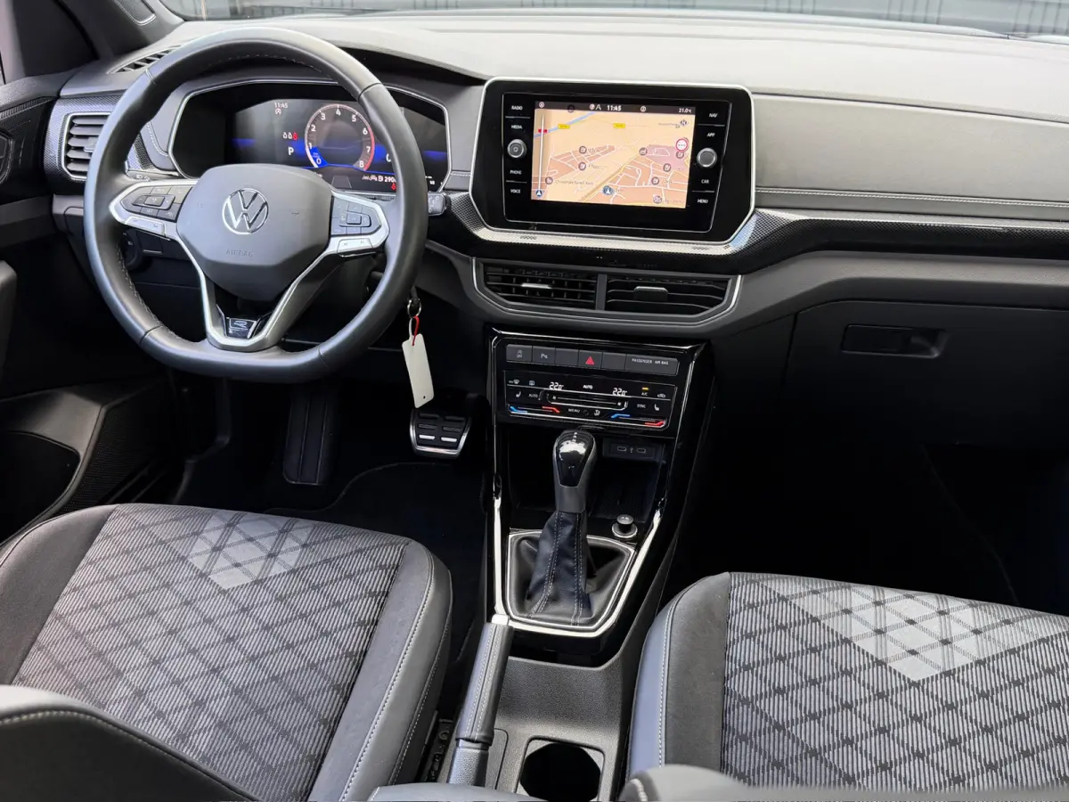 1.5 TSI 150pk DSG R-Line | Camera | Trekhaak | Dode hoek | Navi | IQ light | Rijklaar incl. garantie