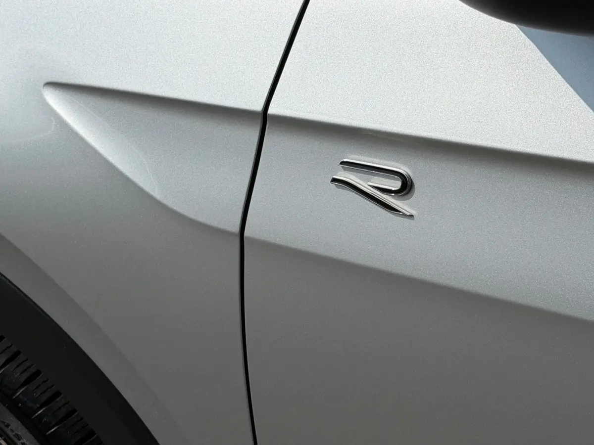 1.5 TSI 150pk DSG R-Line | Camera | Trekhaak | Dode hoek | Navi | IQ light | Rijklaar incl. garantie