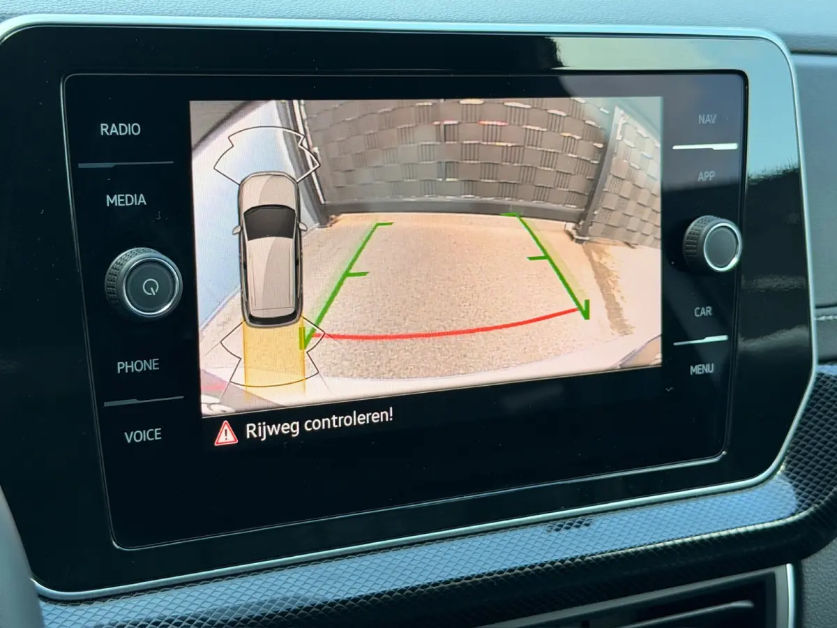 1.5 TSI 150pk DSG R-Line | Camera | Trekhaak | Dode hoek | Navi | IQ light | Rijklaar incl. garantie