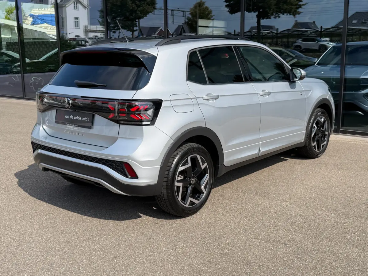 1.5 TSI 150pk DSG R-Line | Camera | Trekhaak | Dode hoek | Navi | IQ light | Rijklaar incl. garantie