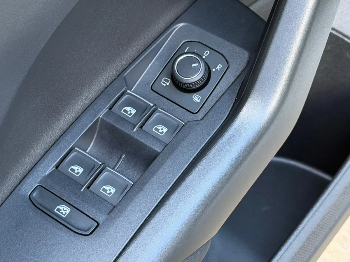 1.5 TSI 150pk DSG R-Line | Camera | Trekhaak | Dode hoek | Navi | IQ light | Rijklaar incl. garantie