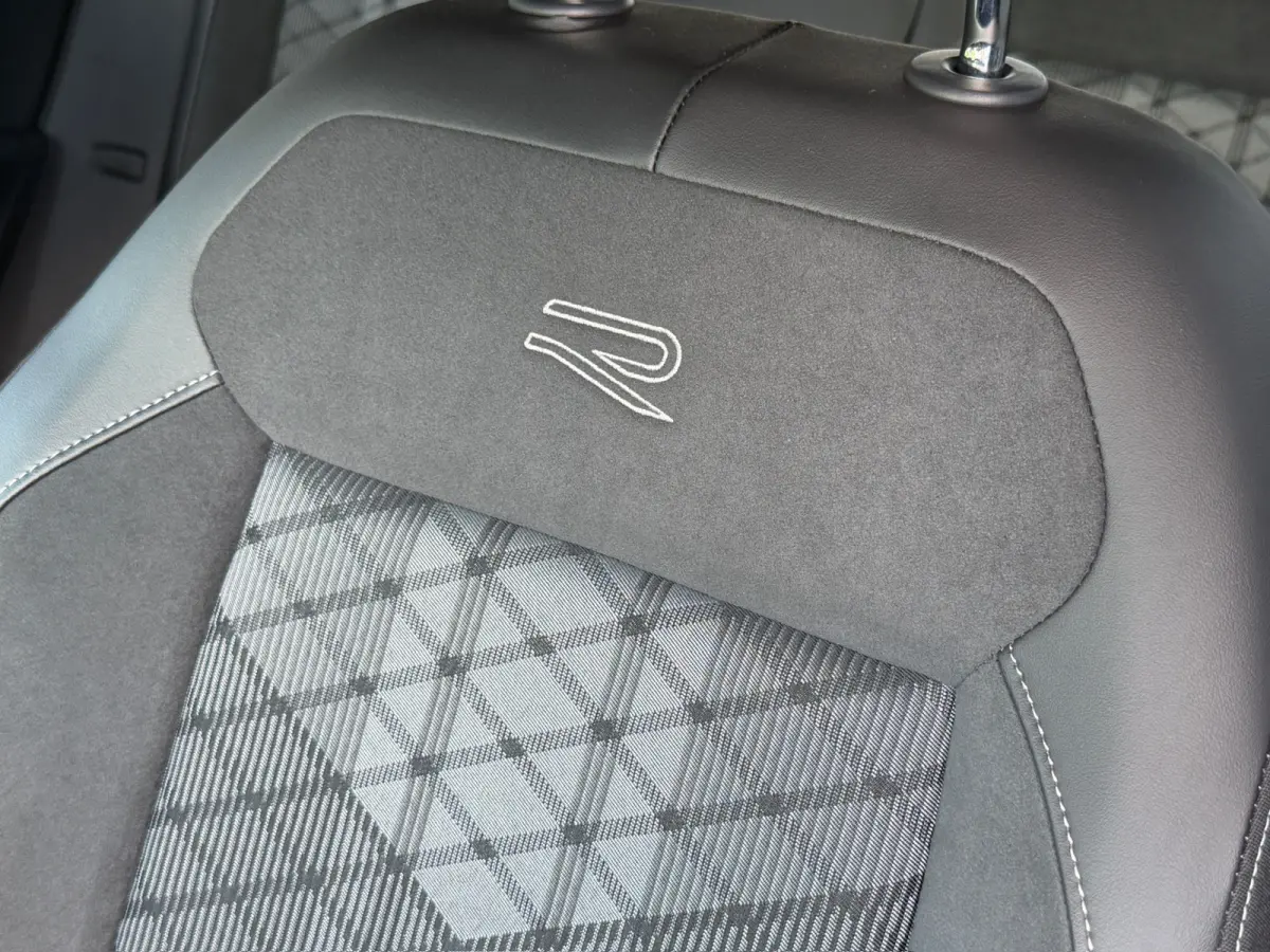 1.5 TSI 150pk DSG R-Line | Camera | Trekhaak | Dode hoek | Navi | IQ light | Rijklaar incl. garantie