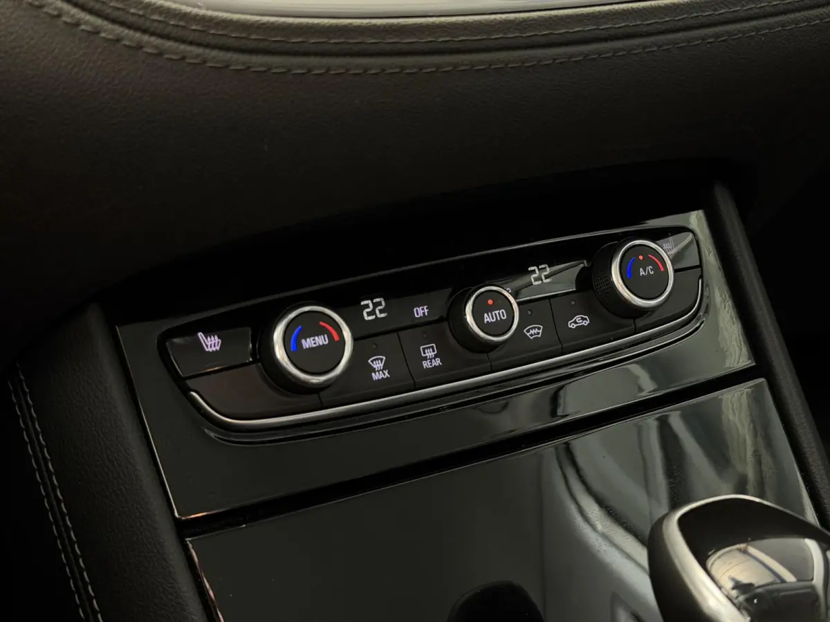 1.2 Ultimate | stuurverw | Camera | CarPlay