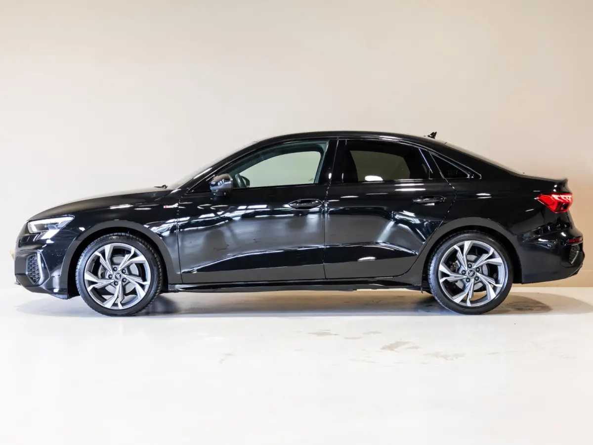 35 TFSI S-Line edition / 150pk / NAP / Matrix LED / Stoelverwarming / Adaptieve cruise control /