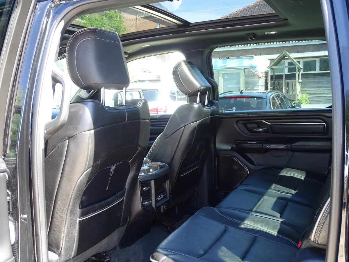 1500 5.7 V8 4x4 Crew Cab Limited