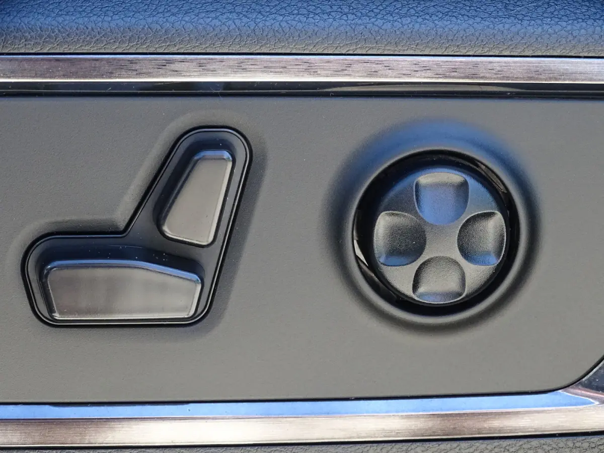 1500 5.7 V8 4x4 Crew Cab Limited