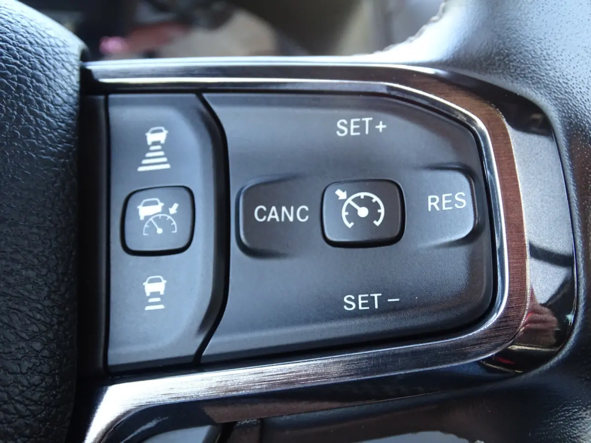 1500 5.7 V8 4x4 Crew Cab Limited