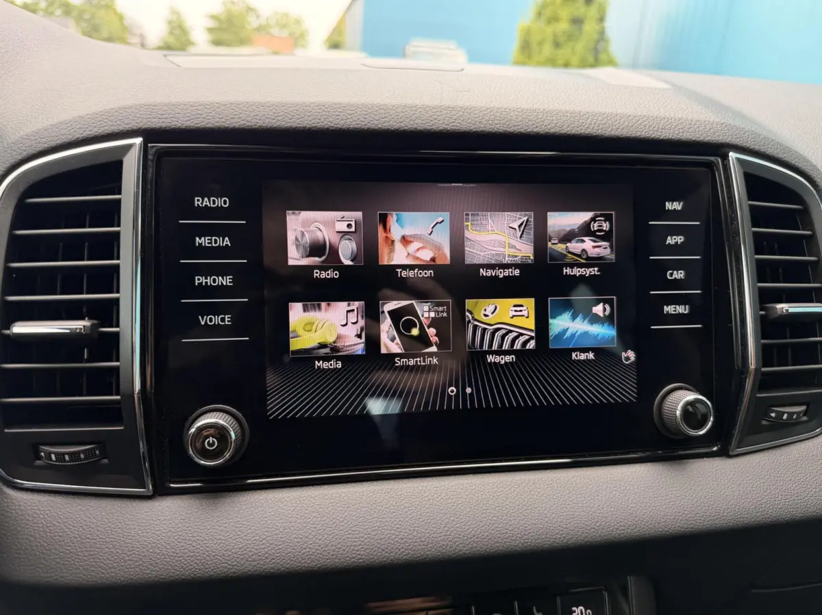 1.0 TSI Business Edition Plus TREKH. | ADAPT.CRUISE | CAM | CARPLAY | NAV | LED | KEYLESS | PDC