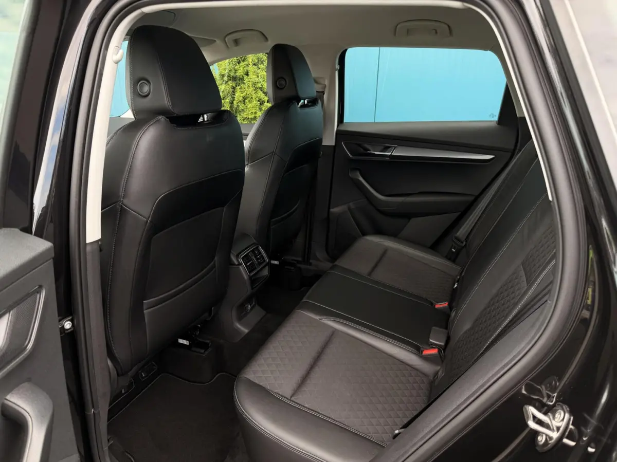 1.0 TSI Business Edition Plus TREKH. | ADAPT.CRUISE | CAM | CARPLAY | NAV | LED | KEYLESS | PDC