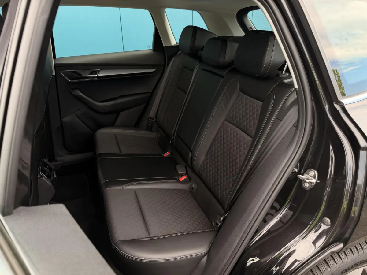 1.0 TSI Business Edition Plus TREKH. | ADAPT.CRUISE | CAM | CARPLAY | NAV | LED | KEYLESS | PDC