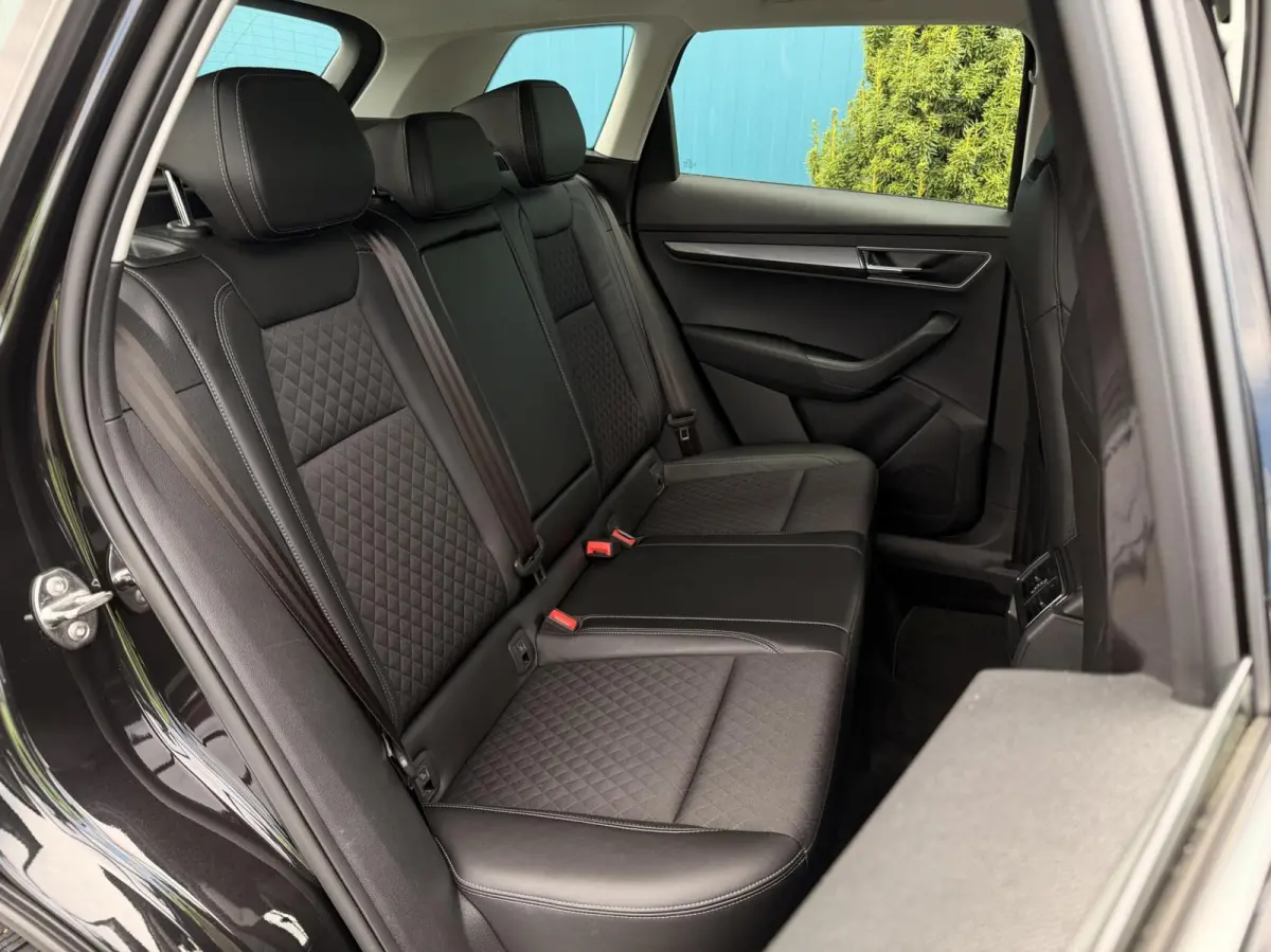 1.0 TSI Business Edition Plus TREKH. | ADAPT.CRUISE | CAM | CARPLAY | NAV | LED | KEYLESS | PDC