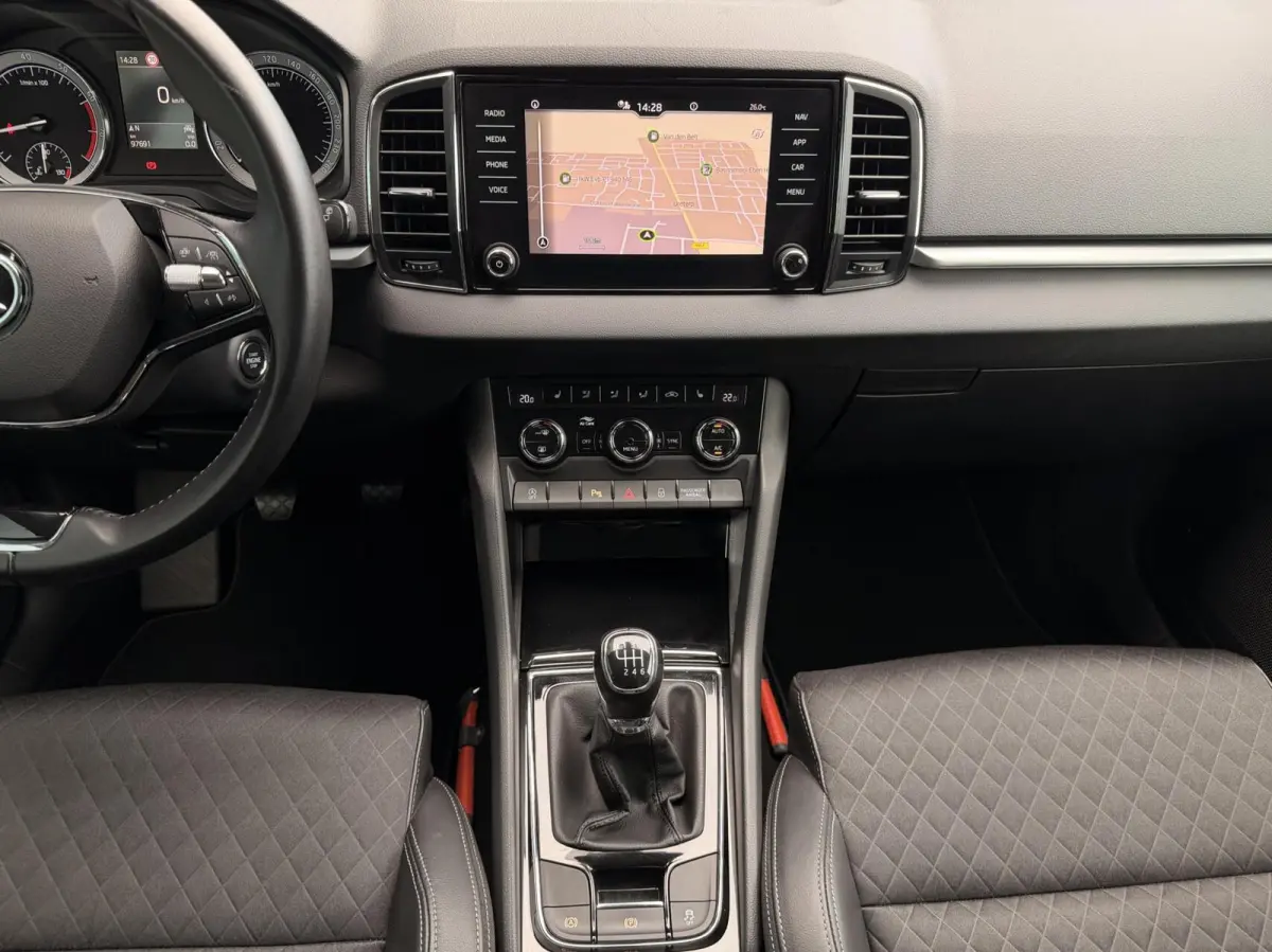 1.0 TSI Business Edition Plus TREKH. | ADAPT.CRUISE | CAM | CARPLAY | NAV | LED | KEYLESS | PDC