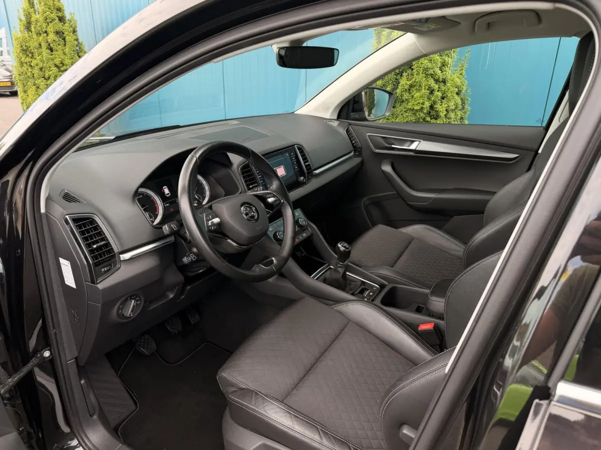 1.0 TSI Business Edition Plus TREKH. | ADAPT.CRUISE | CAM | CARPLAY | NAV | LED | KEYLESS | PDC