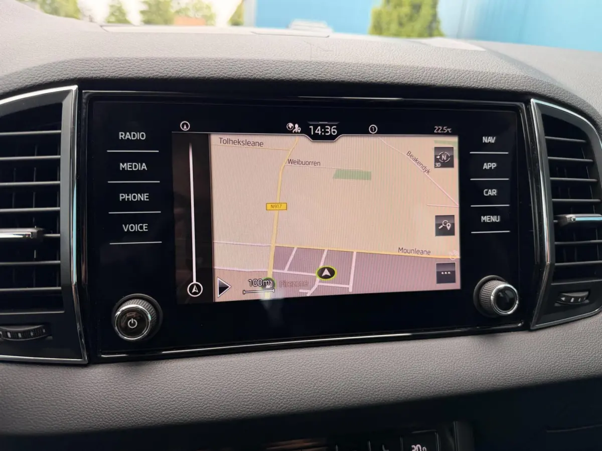 1.0 TSI Business Edition Plus TREKH. | ADAPT.CRUISE | CAM | CARPLAY | NAV | LED | KEYLESS | PDC