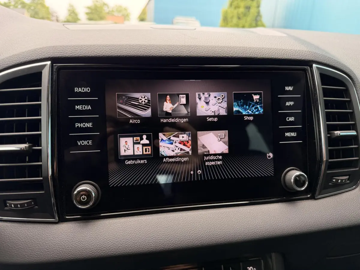 1.0 TSI Business Edition Plus TREKH. | ADAPT.CRUISE | CAM | CARPLAY | NAV | LED | KEYLESS | PDC