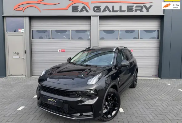 1.5 Bomvol Black Edition 261PK 360°Camera Zwarte hemel