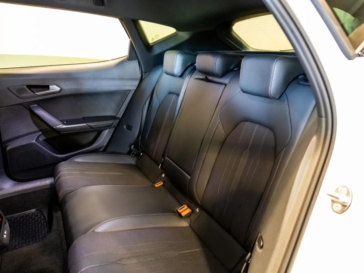 1.5 TSI Business Edition Plus / 150pk / Achteruitrij camera / Sfeerverlichting / Adaptieve cruise control /