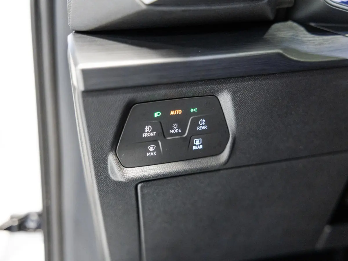1.5 TSI Business Edition Plus / 150pk / Achteruitrij camera / Sfeerverlichting / Adaptieve cruise control /