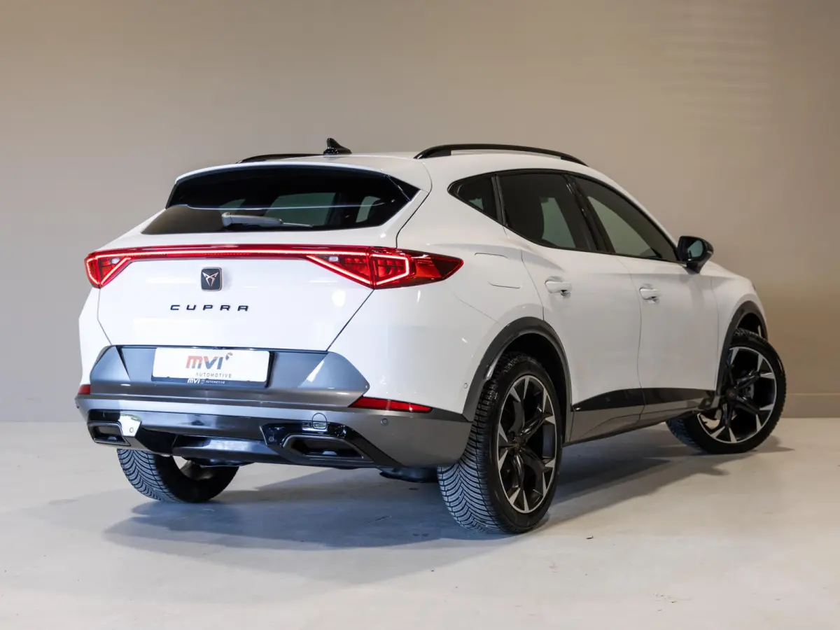 1.5 TSI Business Edition Plus / 150pk / Achteruitrij camera / Sfeerverlichting / Adaptieve cruise control /