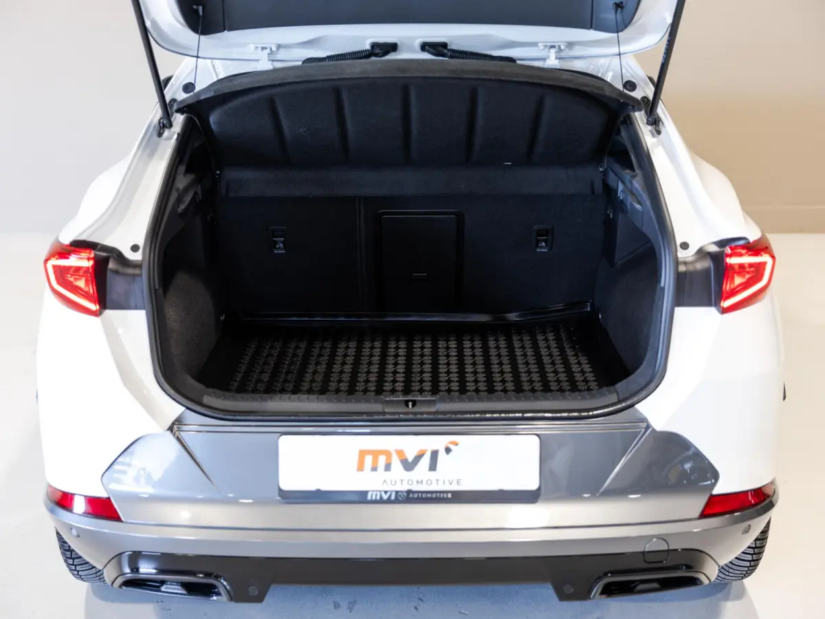 1.5 TSI Business Edition Plus / 150pk / Achteruitrij camera / Sfeerverlichting / Adaptieve cruise control /