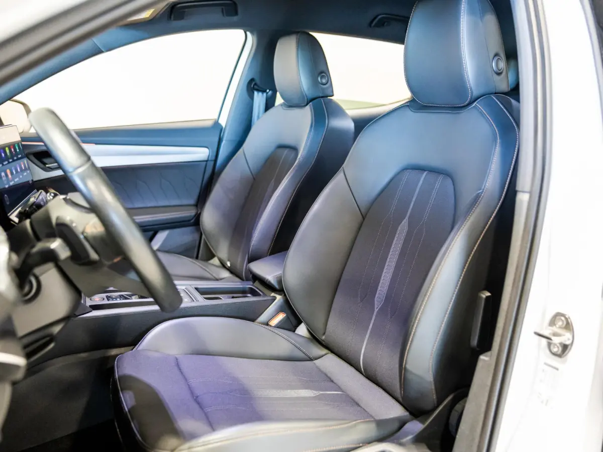 1.5 TSI Business Edition Plus / 150pk / Achteruitrij camera / Sfeerverlichting / Adaptieve cruise control /