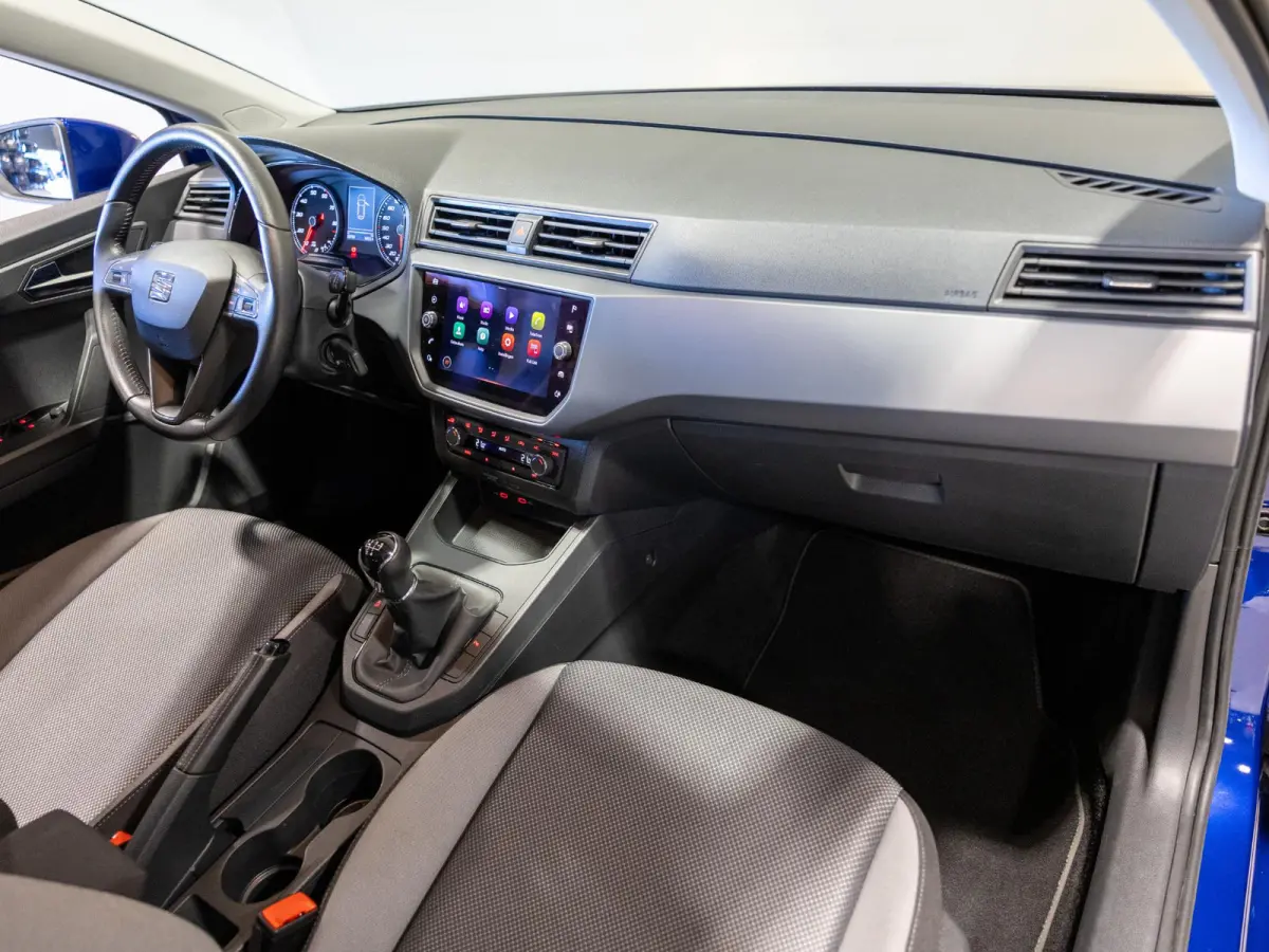 1.0 TSI Style Business Intense / 95pk / Achteruitrij camera / Groot scherm / Klimaatregeling /