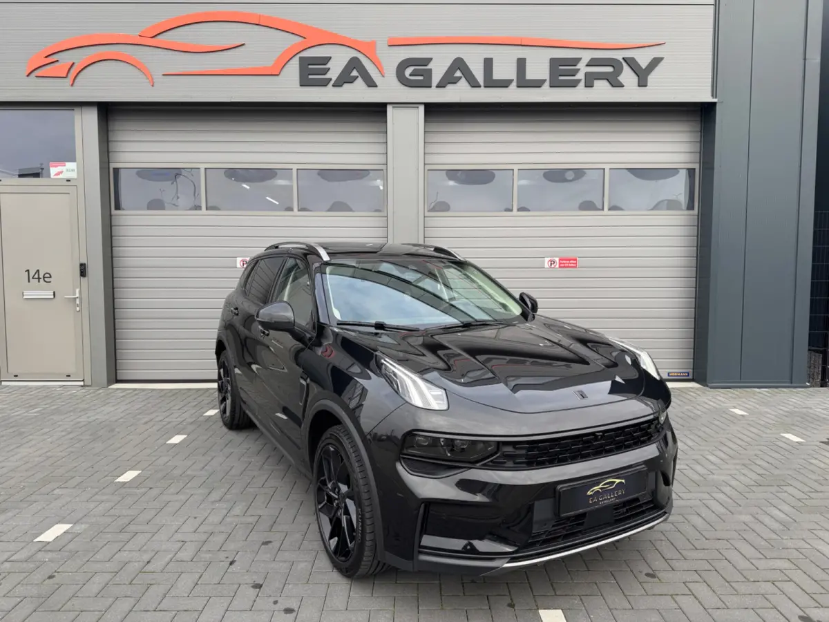 1.5 Bomvol Black Edition 261PK 360°Camera Zwarte hemel