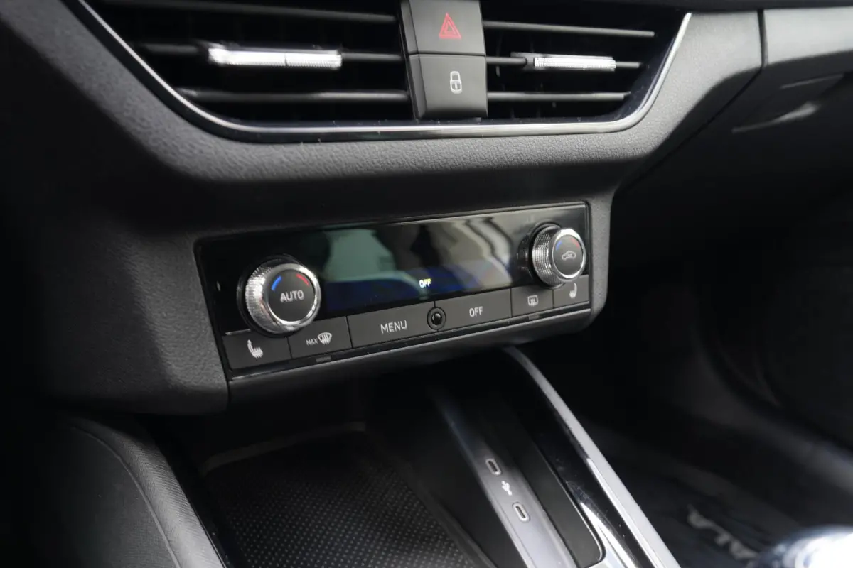 1.0 TSI Business Edition | Automaat | Carplay | Camera | Stoelverwarming