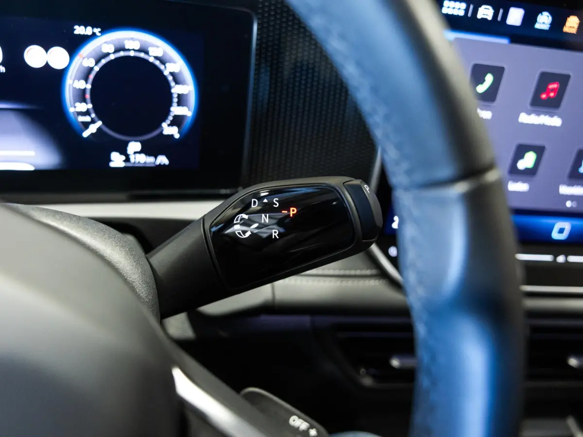 1.5 eHybrid Life Edition / 204pk / SoH 100% / Achteruitrij camera / Dodehoek herkenning / CarPlay /