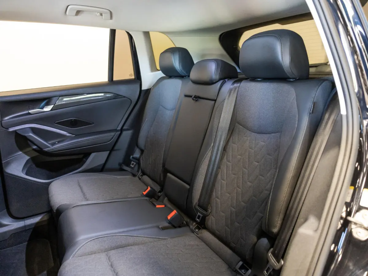 1.5 eHybrid Life Edition / 204pk / SoH 100% / Achteruitrij camera / Dodehoek herkenning / CarPlay /