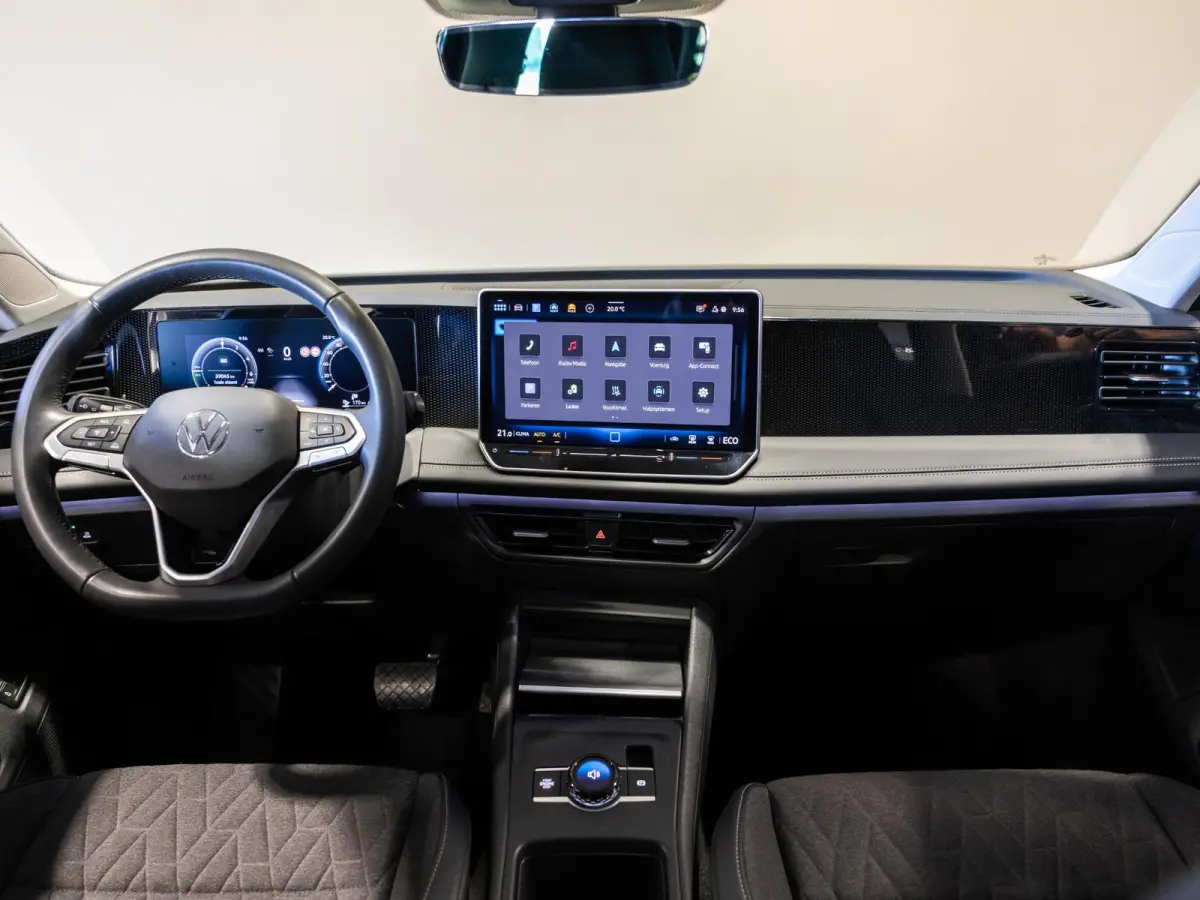 1.5 eHybrid Life Edition / 204pk / SoH 100% / Achteruitrij camera / Dodehoek herkenning / CarPlay /