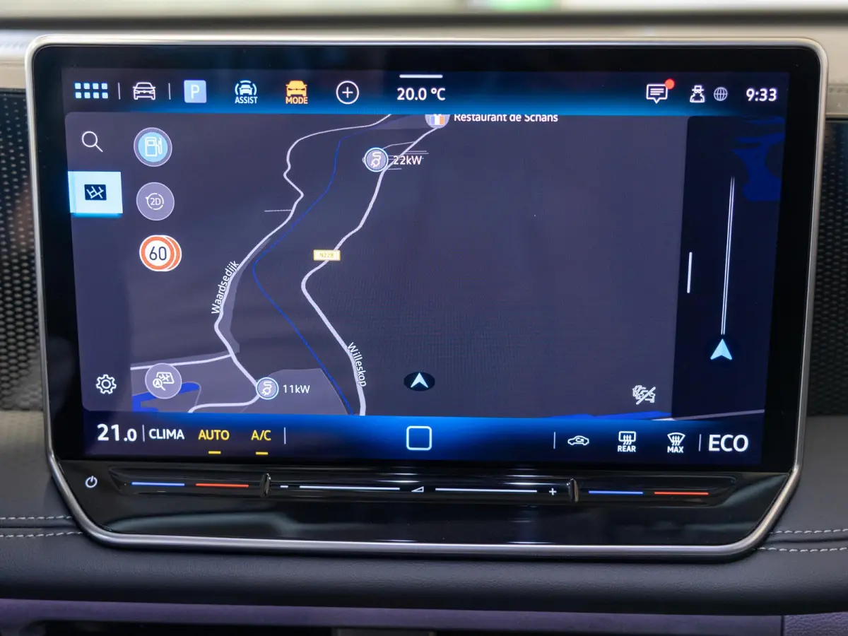 1.5 eHybrid Life Edition / 204pk / SoH 100% / Achteruitrij camera / Dodehoek herkenning / CarPlay /