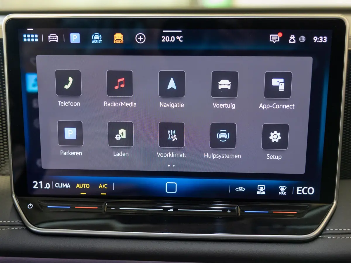 1.5 eHybrid Life Edition / 204pk / SoH 100% / Achteruitrij camera / Dodehoek herkenning / CarPlay /