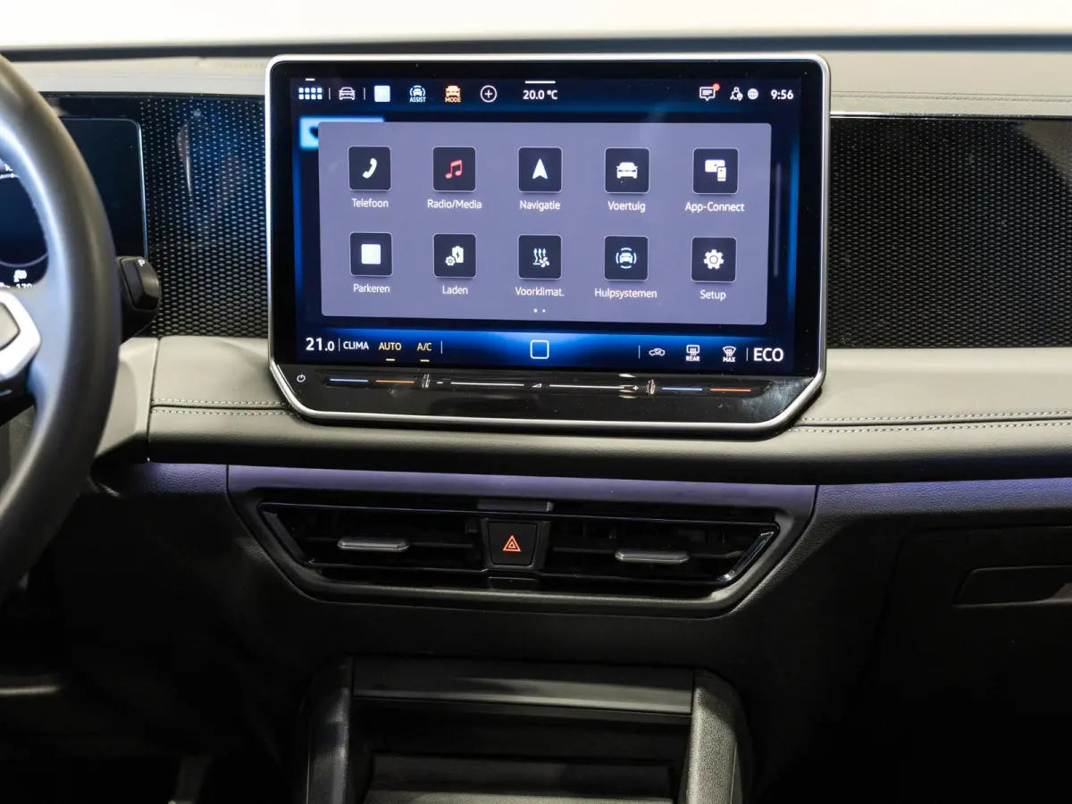 1.5 eHybrid Life Edition / 204pk / SoH 100% / Achteruitrij camera / Dodehoek herkenning / CarPlay /