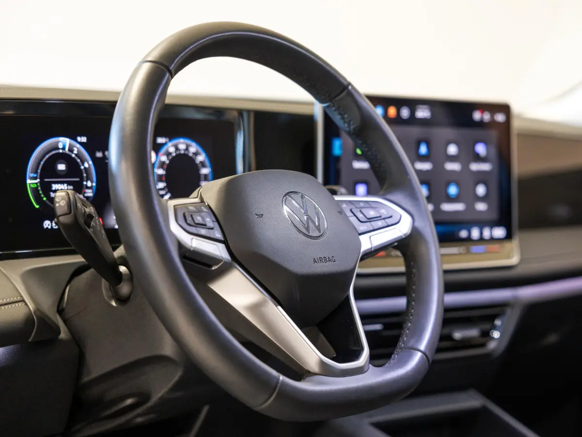 1.5 eHybrid Life Edition / 204pk / SoH 100% / Achteruitrij camera / Dodehoek herkenning / CarPlay /