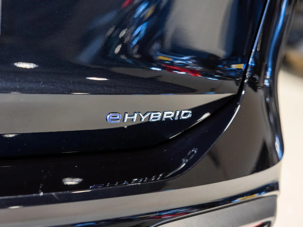1.5 eHybrid Life Edition / 204pk / SoH 100% / Achteruitrij camera / Dodehoek herkenning / CarPlay /
