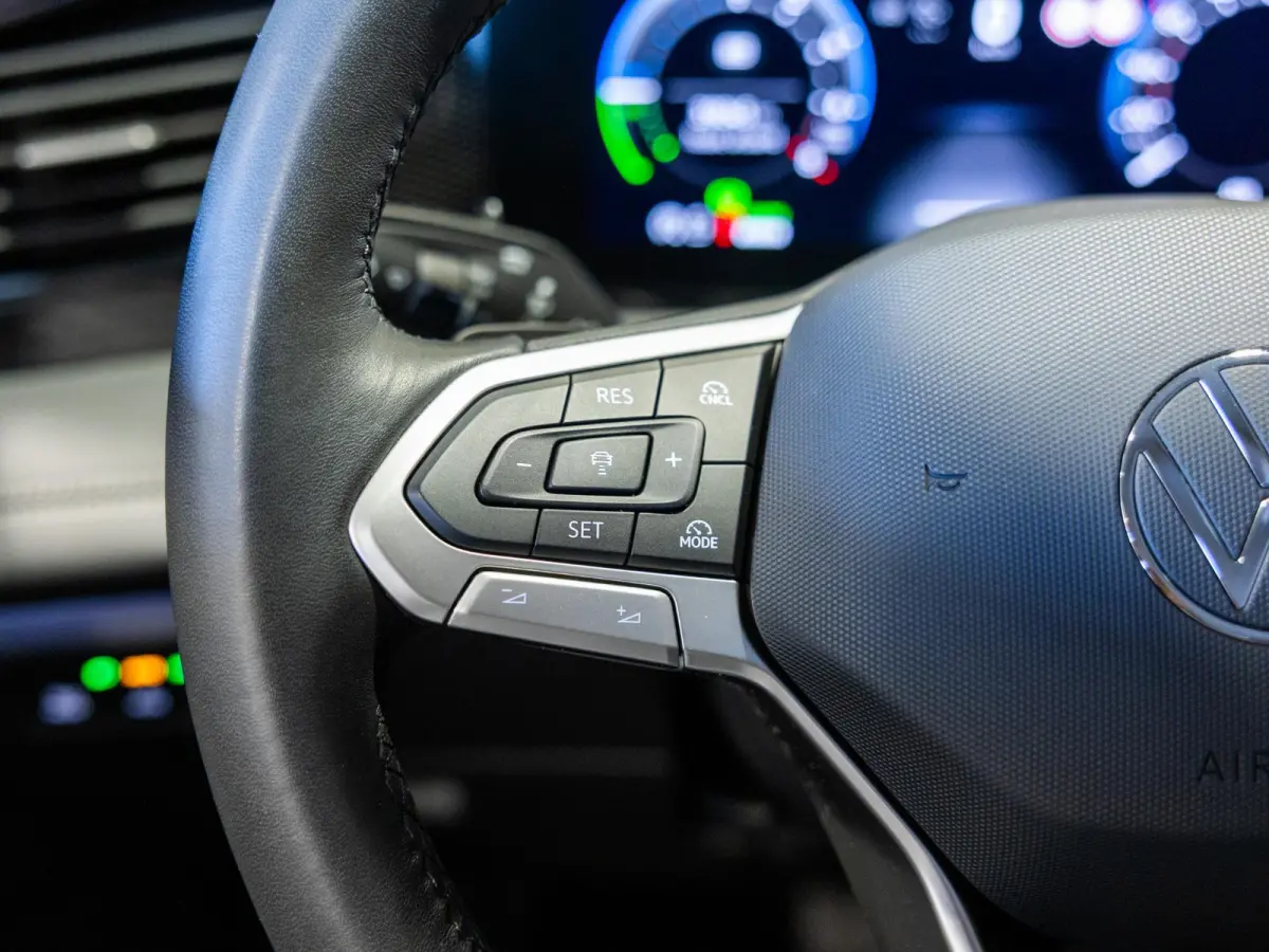 1.5 eHybrid Life Edition / 204pk / SoH 100% / Achteruitrij camera / Dodehoek herkenning / CarPlay /