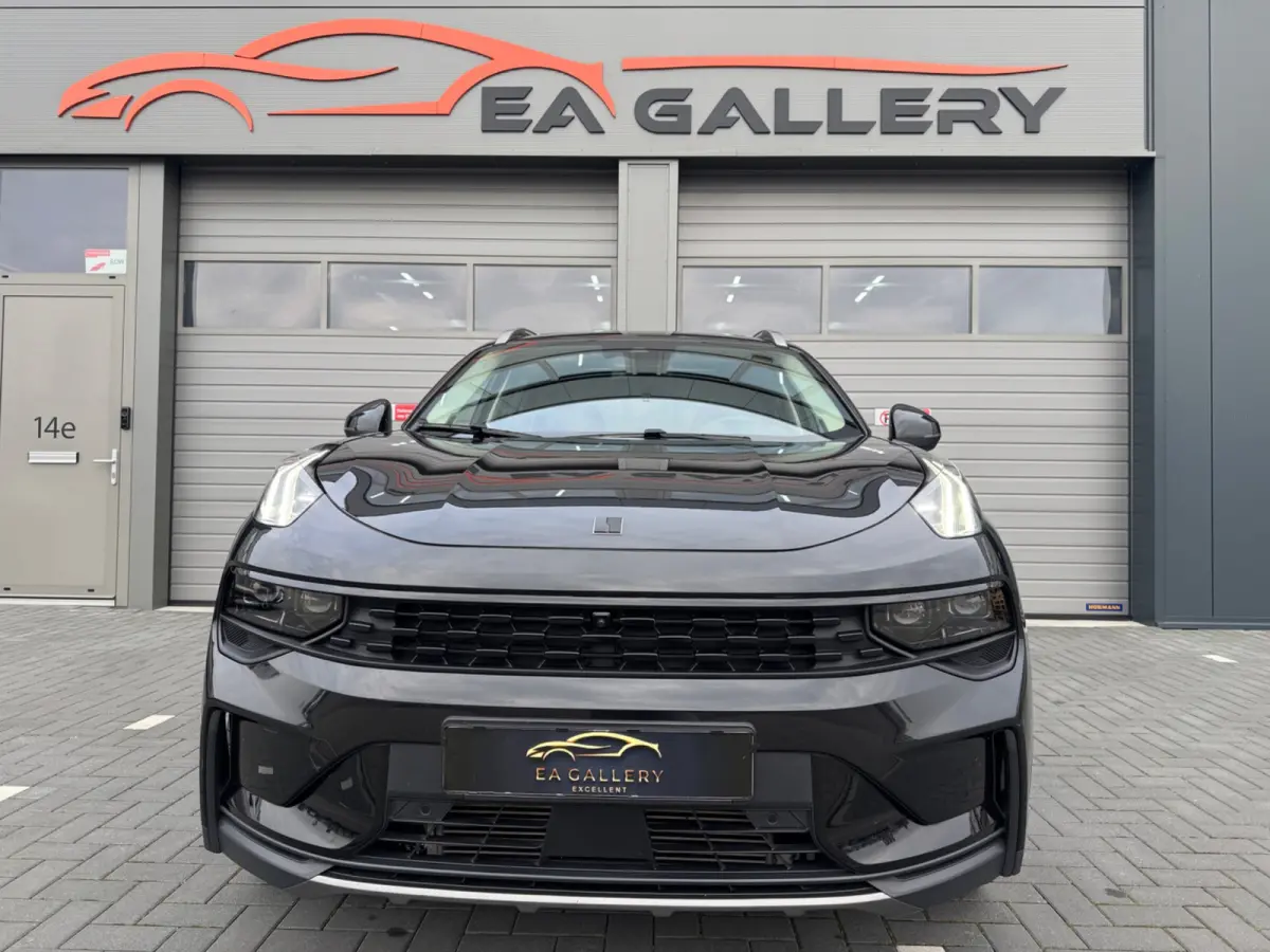 1.5 Bomvol Black Edition 261PK 360°Camera Zwarte hemel
