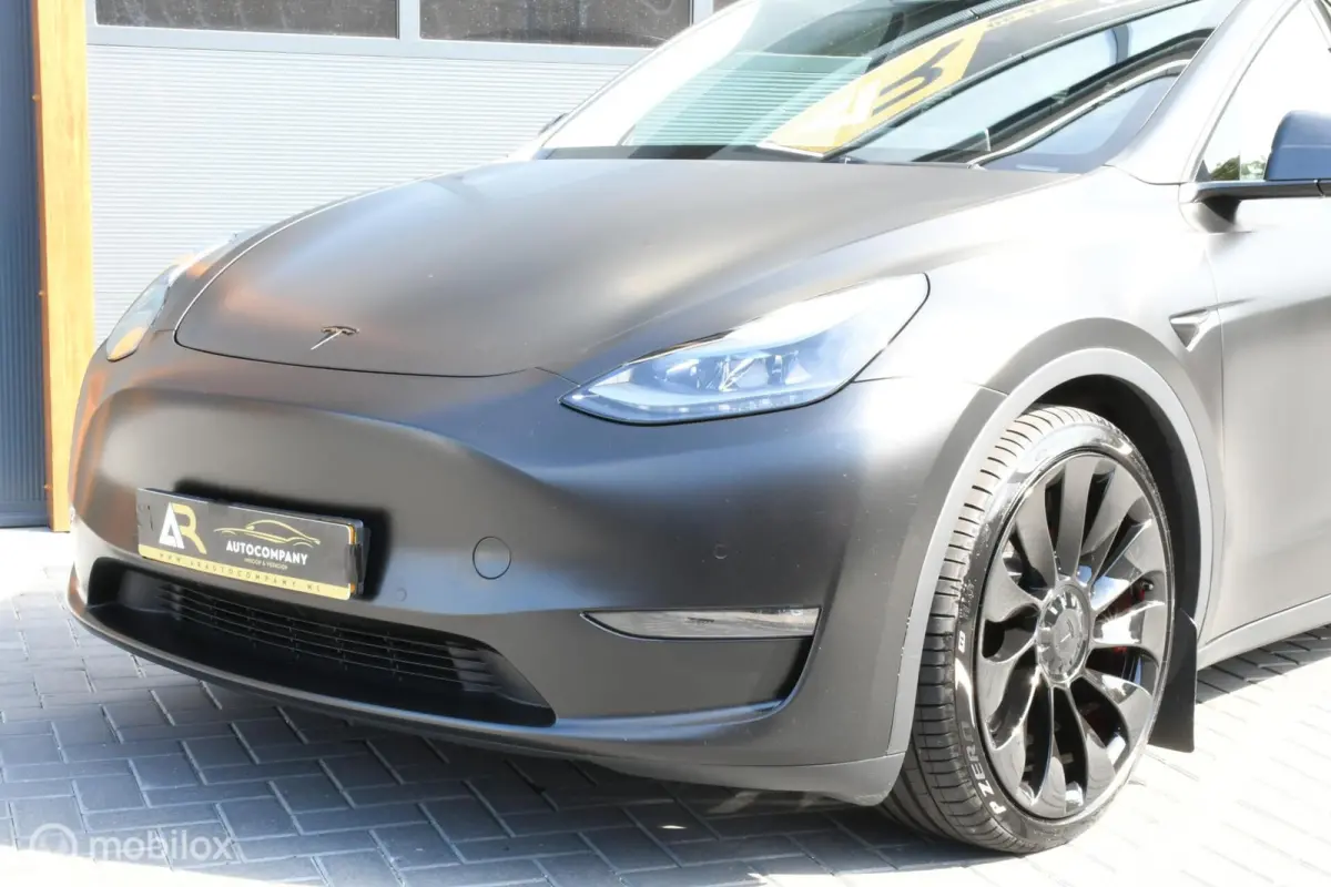 Performance AWD 75 kWh UNIEK!!