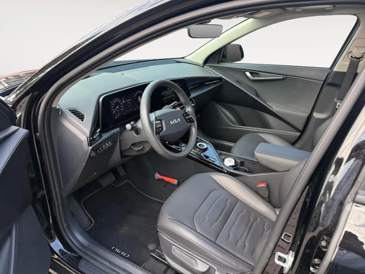 1.6 GDi Hybrid DynamicPlusLine BlackPack | Dodenhoek detectie | Schuif Kanteldak| Leer | Stoel/Stuur verwarming | Elektrische Kofferbak |