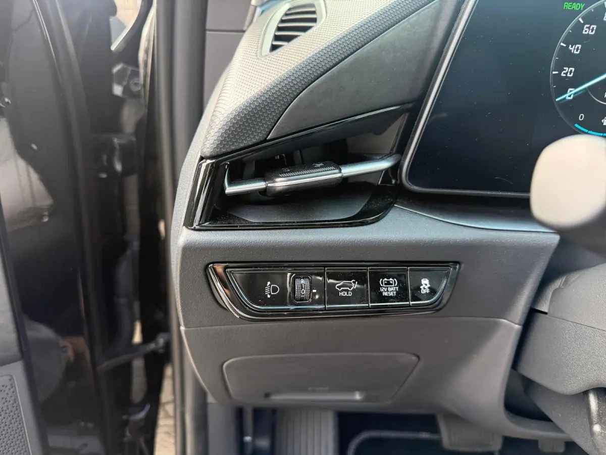 1.6 GDi Hybrid DynamicPlusLine BlackPack | Dodenhoek detectie | Schuif Kanteldak| Leer | Stoel/Stuur verwarming | Elektrische Kofferbak |