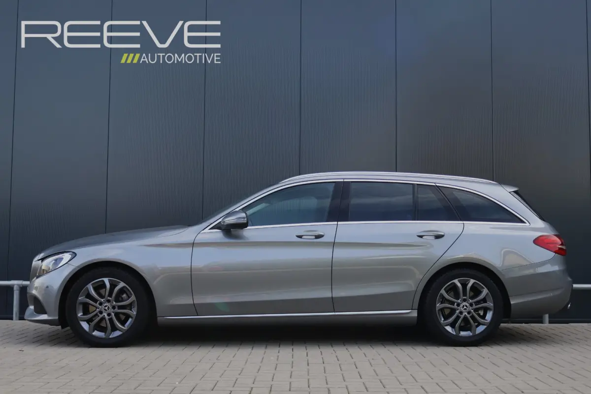 2.2 CDI Ambition Automaat | Wegkl. Trekhaak | Camera | Comand | Stoelverwarming | Half leder | 1800kg trekgewicht