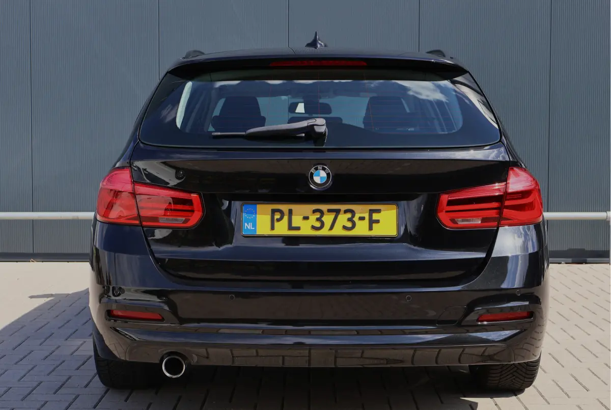 318i Executive Automaat | Origineel NL | 18 inch | Navi | Cruise | Clima | Elektr. achterklep