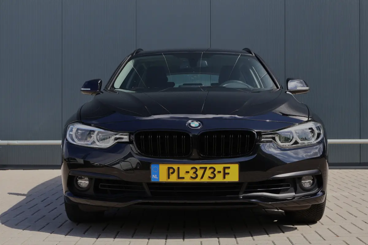 318i Executive Automaat | Origineel NL | 18 inch | Navi | Cruise | Clima | Elektr. achterklep