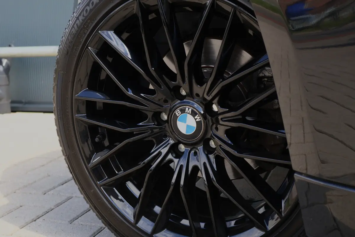 318i Executive Automaat | Origineel NL | 18 inch | Navi | Cruise | Clima | Elektr. achterklep