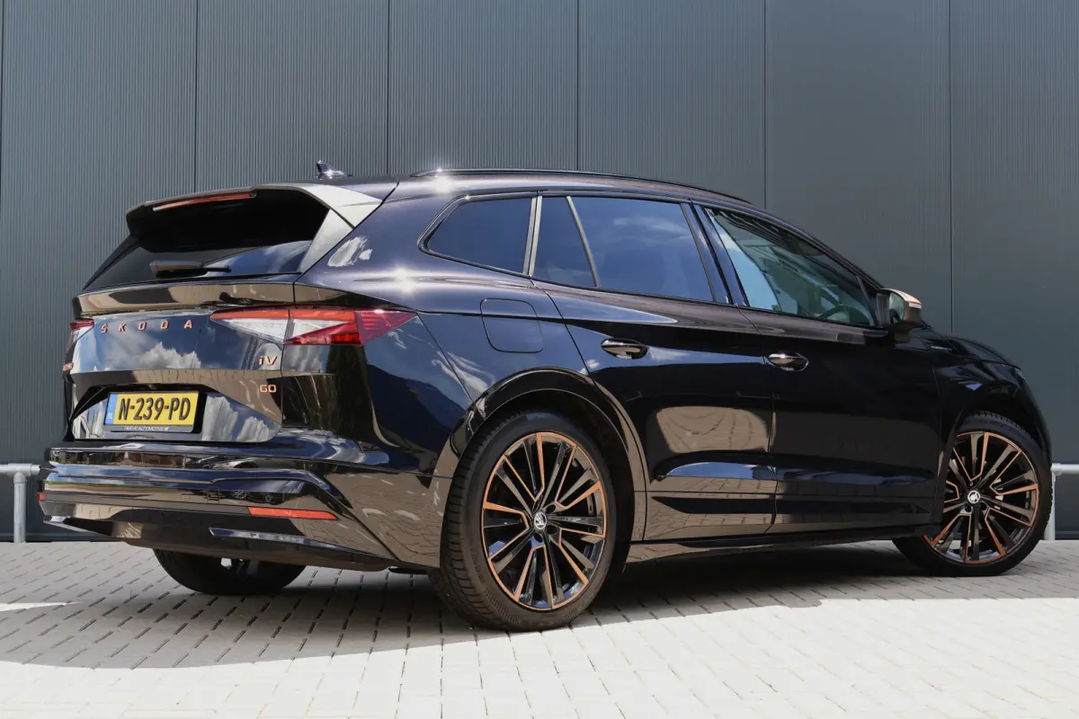 60 Founders Edition Black 94,2% soh! | Sportline | Crystal Face | Camera | Leer | Stuurverwarming | Elektr. Achterklep | 21 Inch lichtmetaal