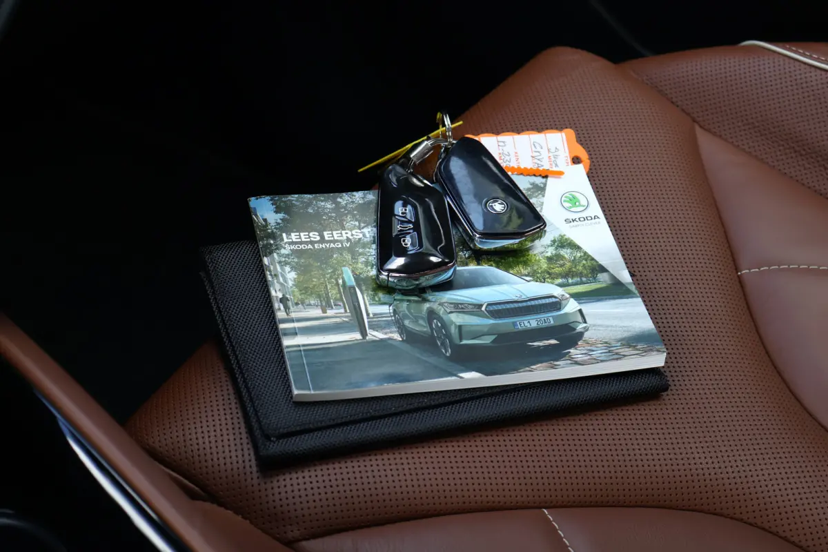 60 Founders Edition Black 94,2% soh! | Sportline | Crystal Face | Camera | Leer | Stuurverwarming | Elektr. Achterklep | 21 Inch lichtmetaal