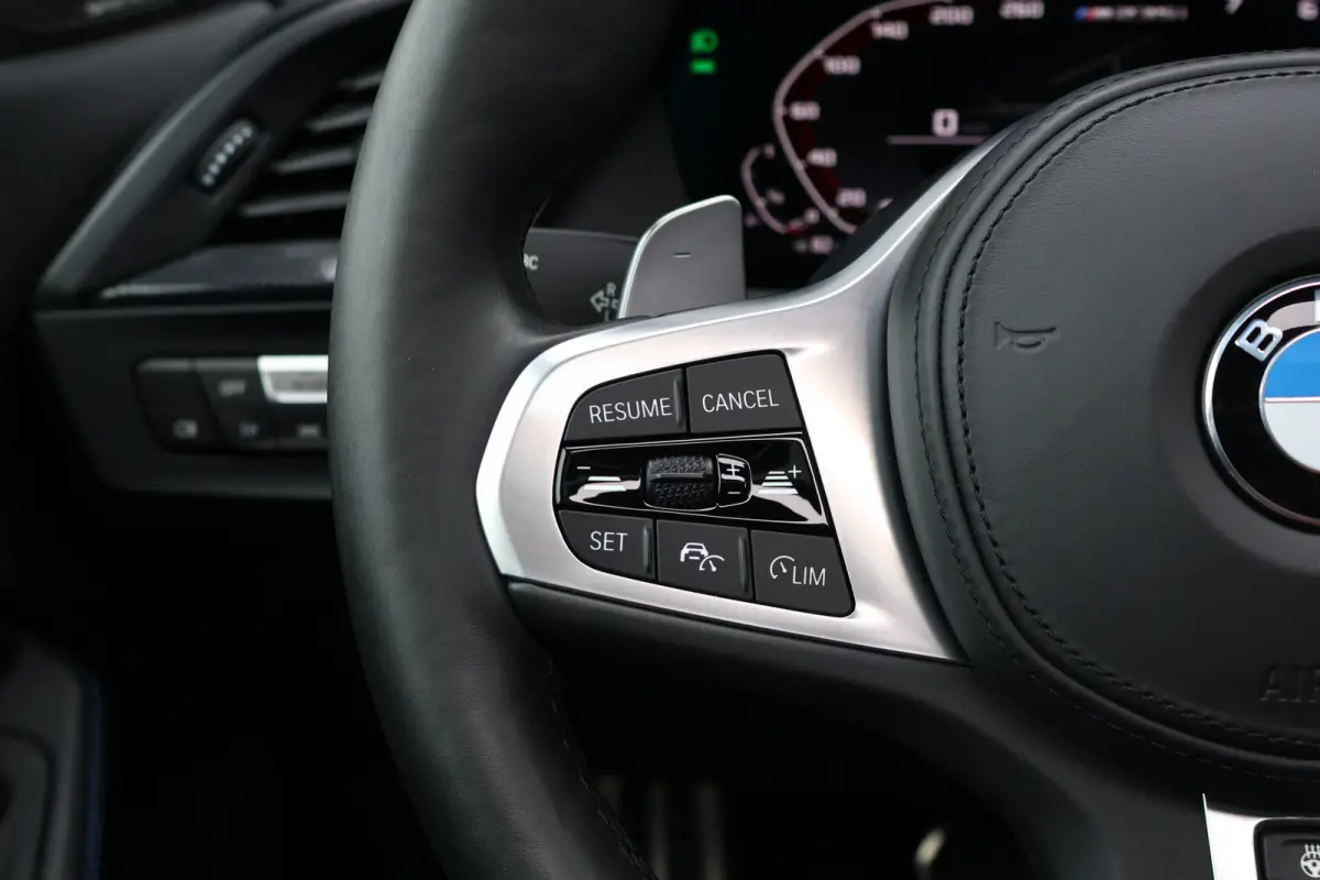 M235i xDrive High Executive 306pk | Pano | ACC | Harman Kardon | Head-up Display | Keyless | 19 Inch | Stoelverwarming | Elektr. verst. stoelen | M-Sport Plus