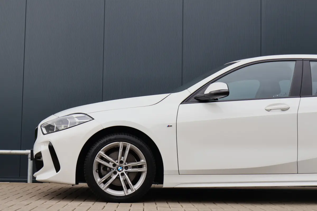 118i M-Sport Business Edition | Automaat | Live Cockpit | Sfeerverlichting
