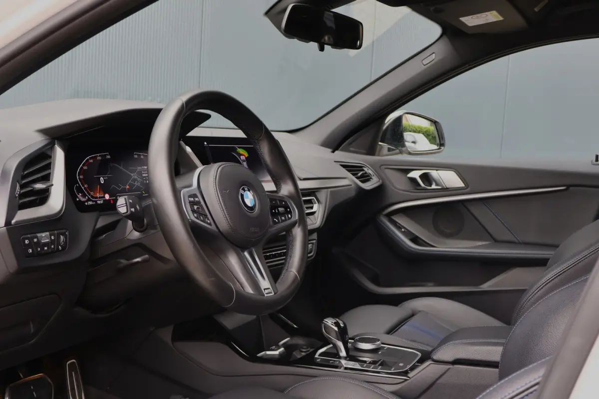 118i M-Sport Business Edition | Automaat | Live Cockpit | Sfeerverlichting